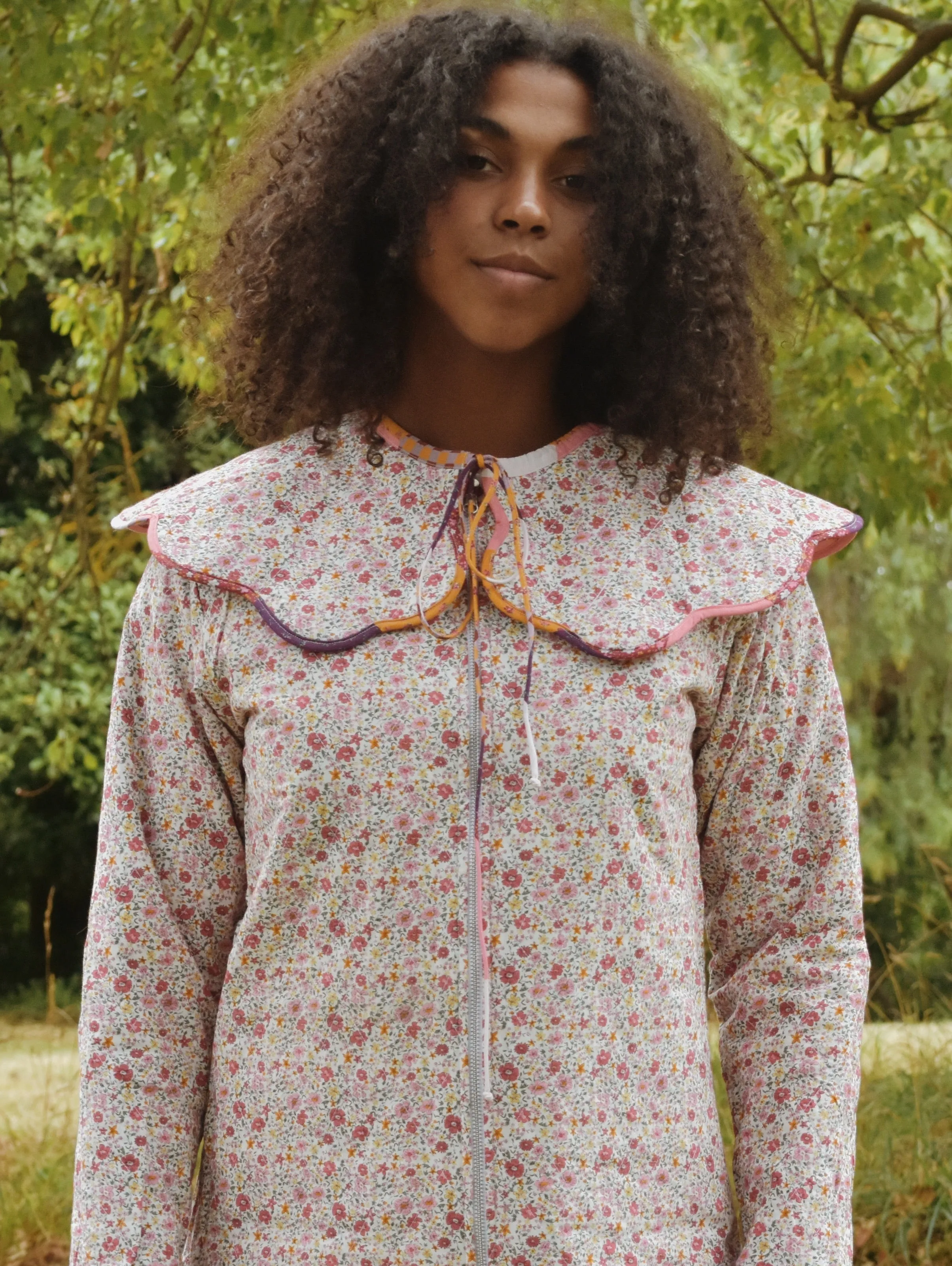 100% RECYCLED COTTON - PEMBROKE REVERSIBLE QUILTED JACKET IN HEXIE PATCHWORK PRINT