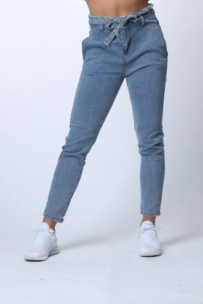 Belted High Waist Jeans in Blue