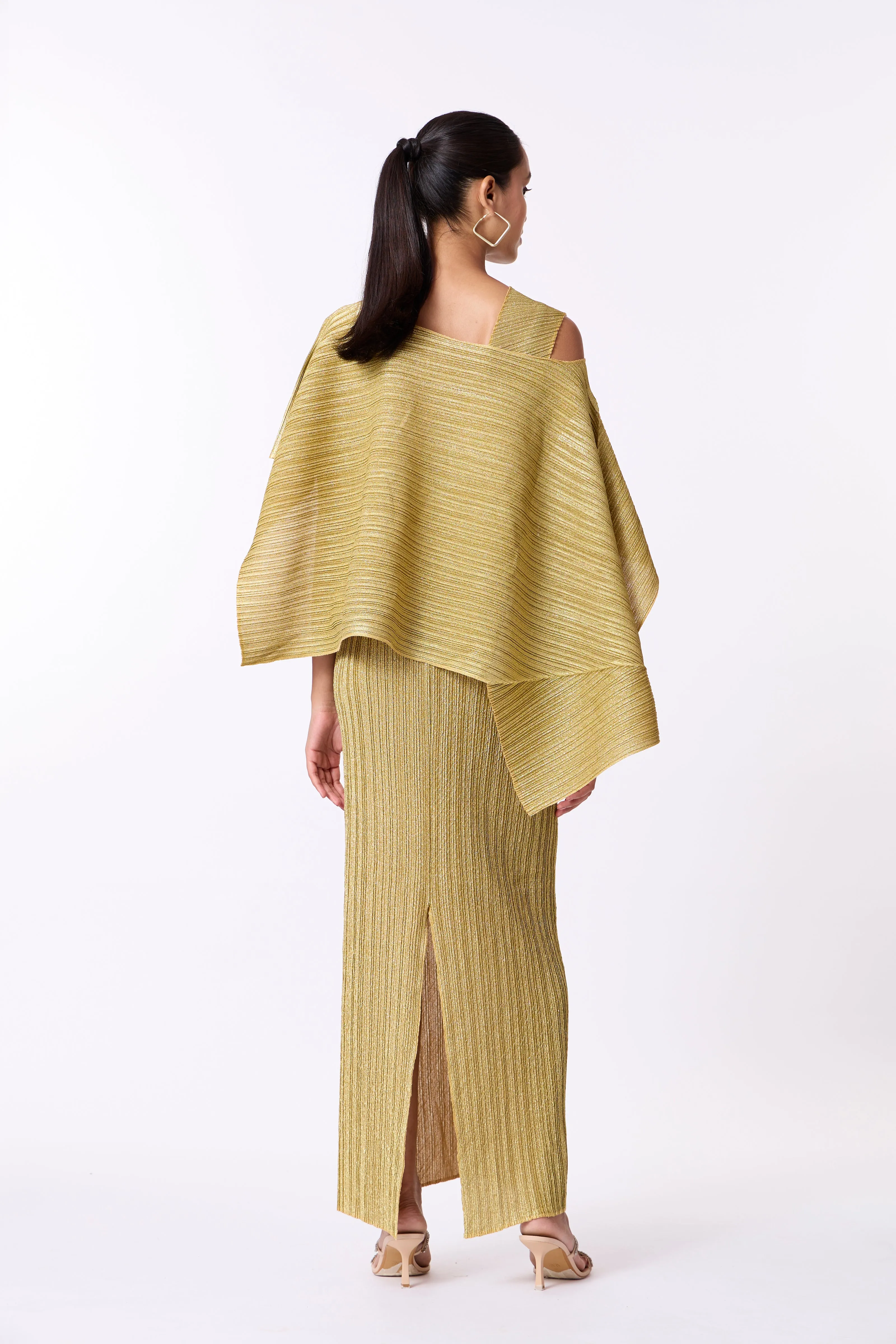 Kallista Cape Gown - Gold