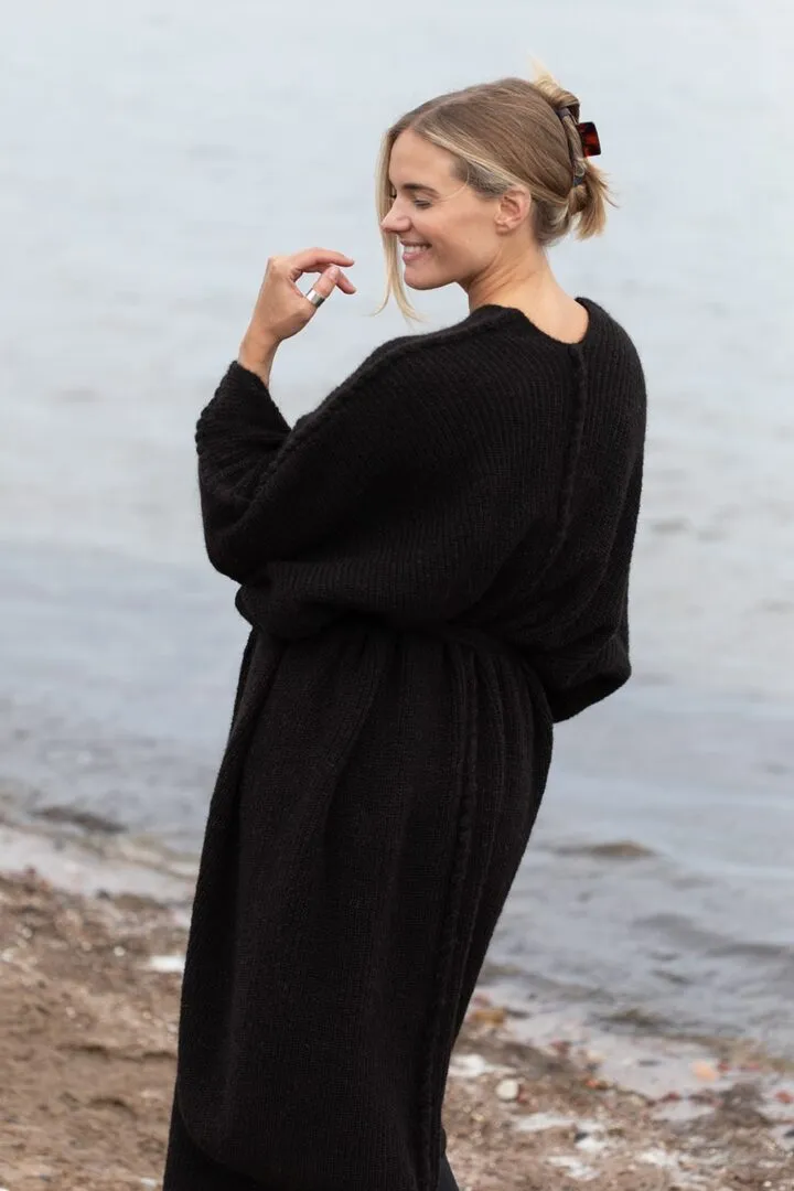 Nete Alpaca Wool Poncho Black