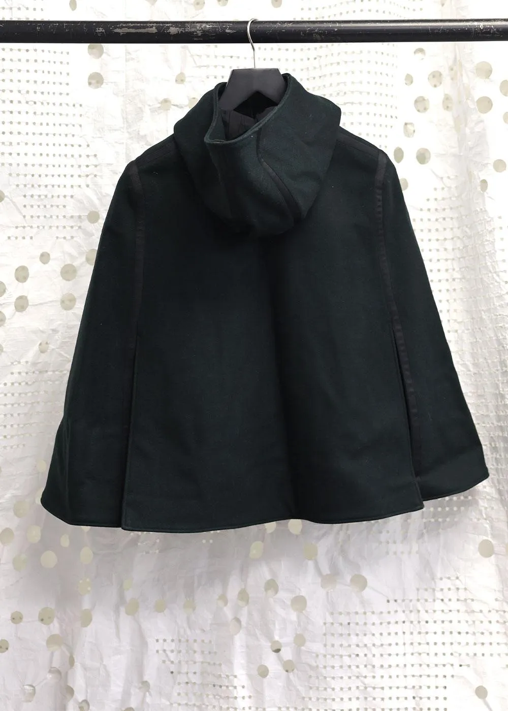 Paralllel Wool Cape Black